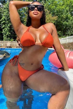 Pas de mecs qui parlent foot toute la soirée! Awa - rencontre-Black-Lyon