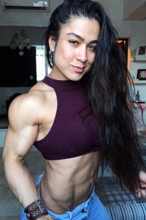 Besoin de rire et de légèreté ce soir Carla - rencontre-Teen-Poitiers