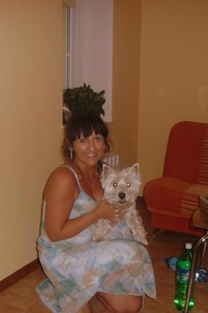 J’ai besoin d’un mec pour me désembourgeoiser Émilie - rencontre-Cougar-Bayonne