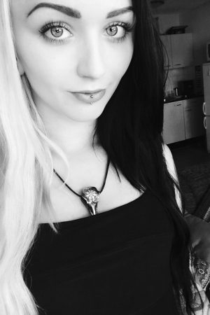 Maëva/28 – Meuf chaude cherche plan concret, boulot passionnant mais trop seule Maëva - rencontre-Teen-Nice
